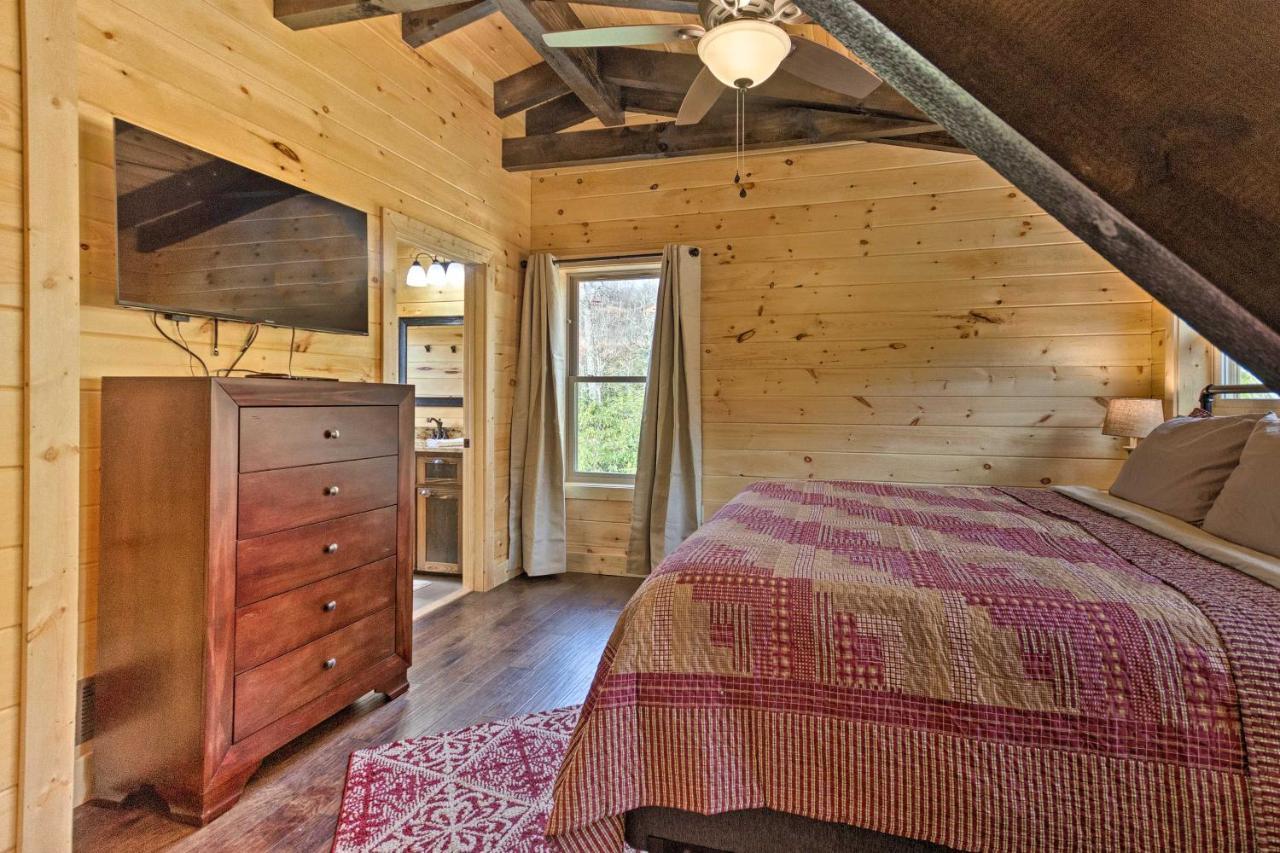 Hilltop Cabin On 5 Acres With Hot Tub And Waterfall! Брайсон-Сіті Екстер'єр фото